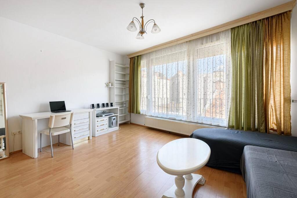 Lovely Apartment In City Centre For 4 Guests Budapešť Exteriér fotografie