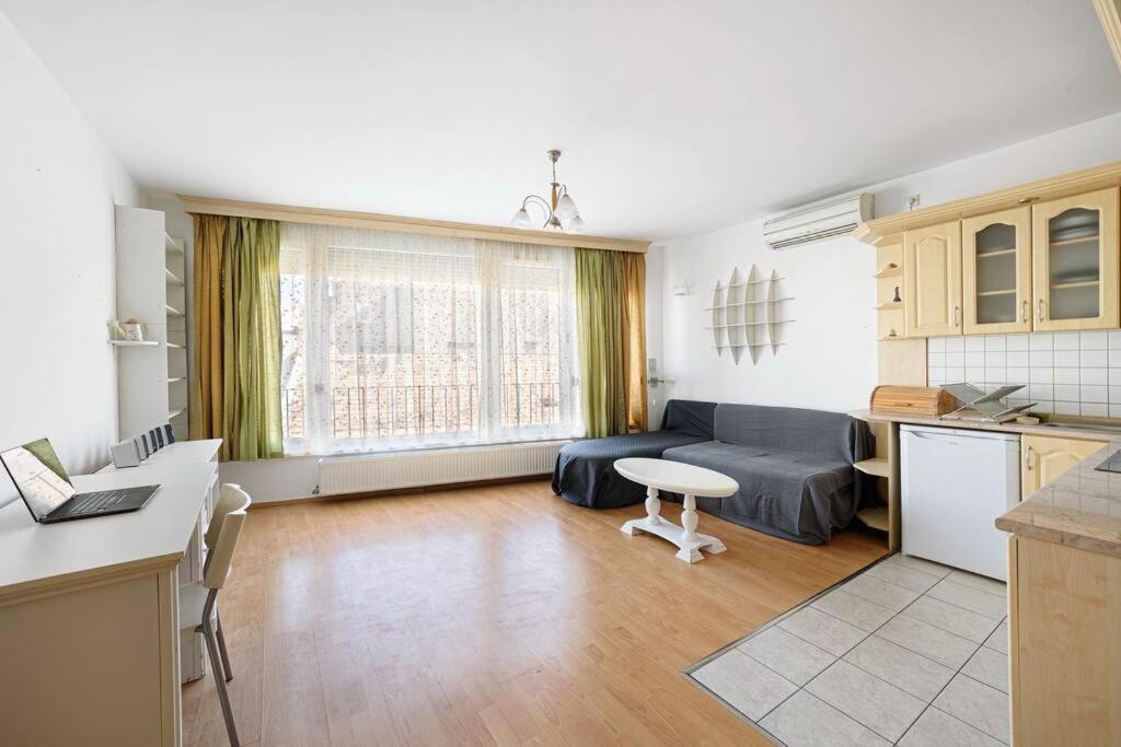 Lovely Apartment In City Centre For 4 Guests Budapešť Exteriér fotografie
